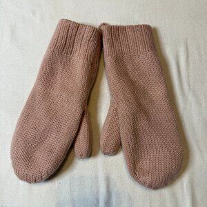 Aritzia Main Character Blush Mittens Gloves